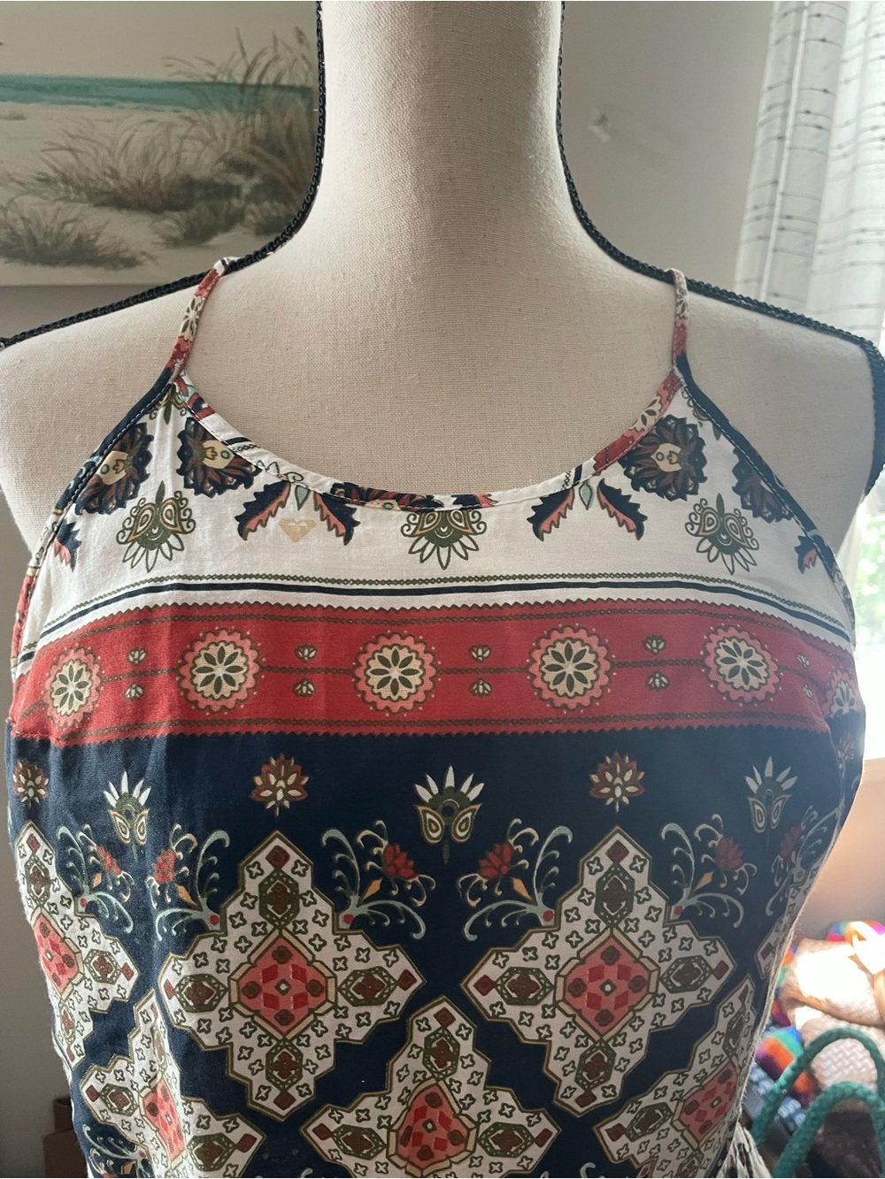 Roxy Woman’s Maxi in SZ L dress is in gently used condition - Picture 3 of 8
